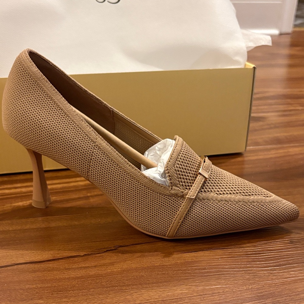 Cosy Island Women's Tan Shoes - Chic and Comfortable